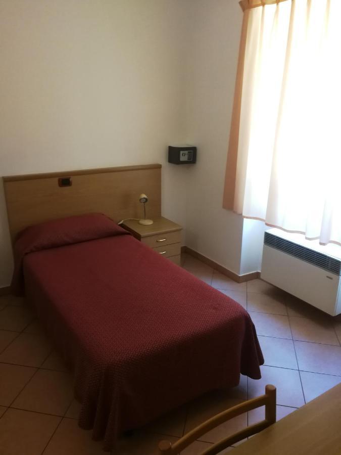 Albergo Della Stazione Кайро Монтеноте Стая снимка