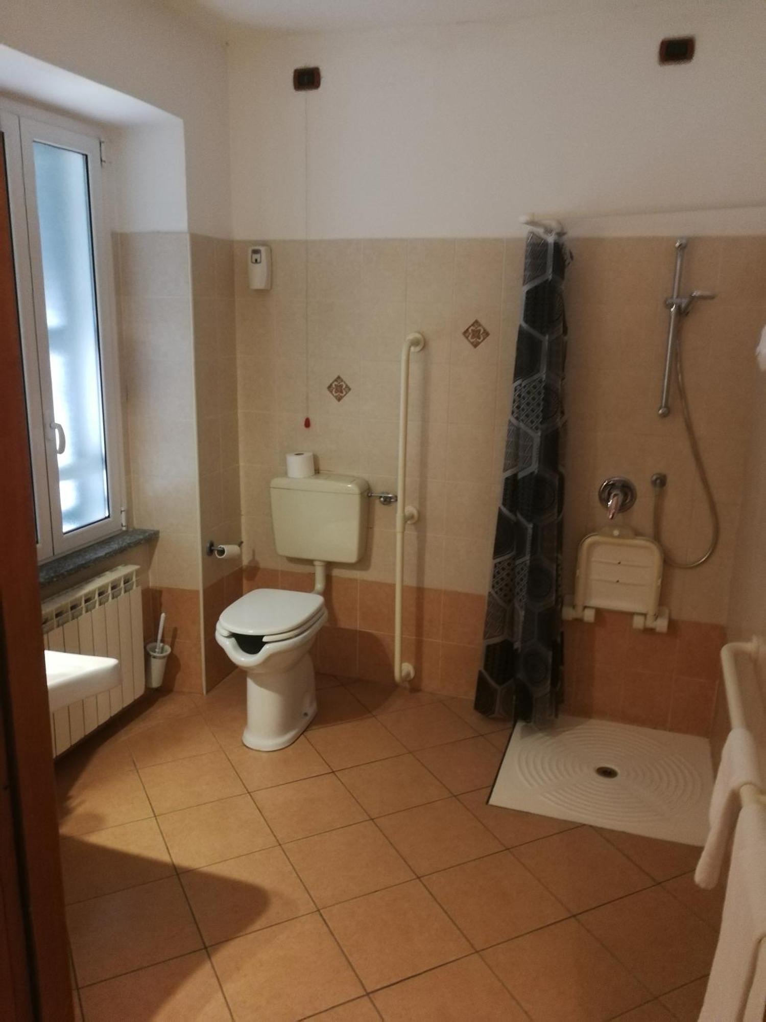 Albergo Della Stazione Кайро Монтеноте Стая снимка